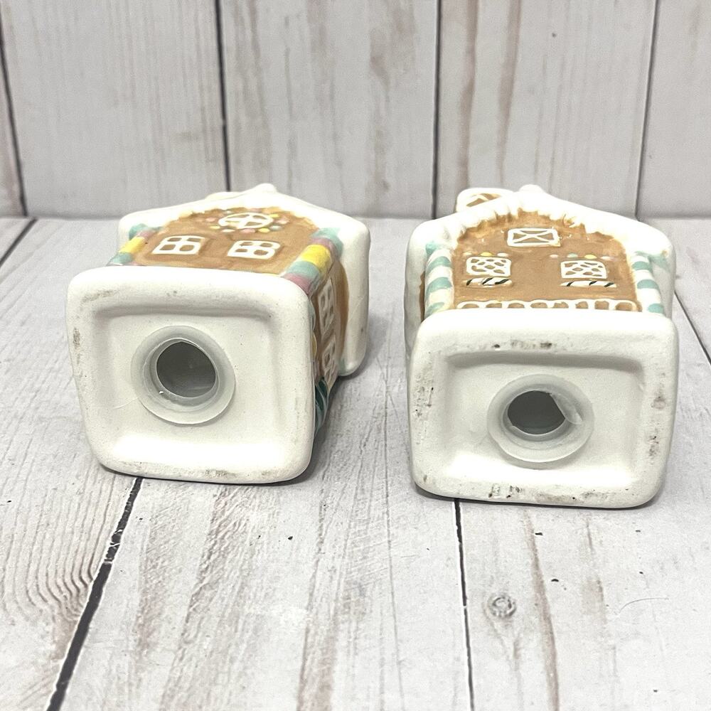 Transpac Gingerbread House Salt & Pepper Shaker Set Christmas Holiday - Picture 5 of 7